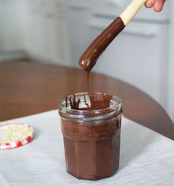 chocolate-sauce-dip-honestfare.com