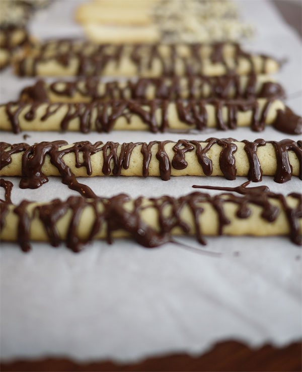 chocolate-sticks-mint-chocolate-honestfare.com