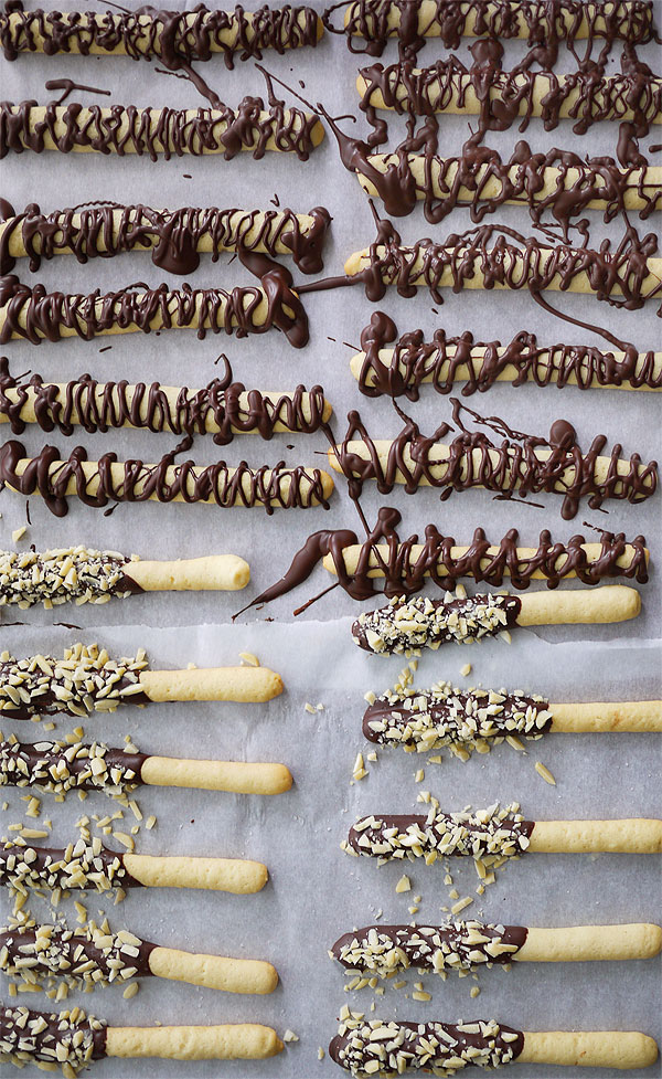 cookie-sticks-almond-mint-honestfare.com