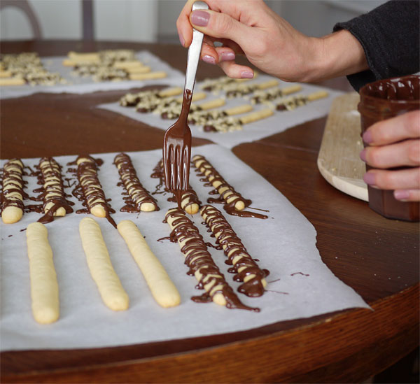 cookie-sticks-drizzle